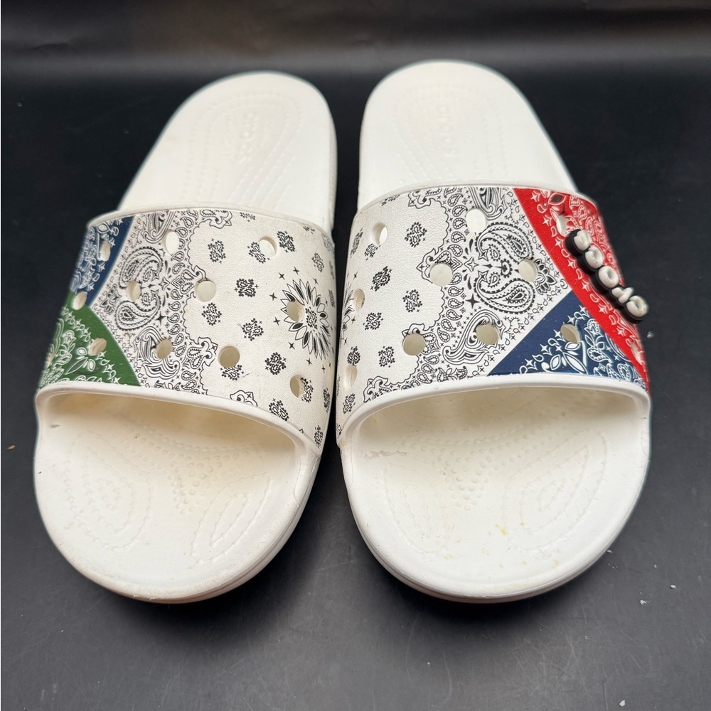 Crocs Classic Bandana Slide Paisley Slip On Sandals Men Size 10 Women’s Size 12